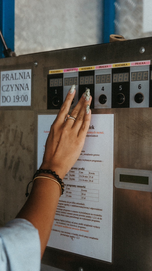 Makramowa bransoletka SURFAMBER z bursztynem typu żużel